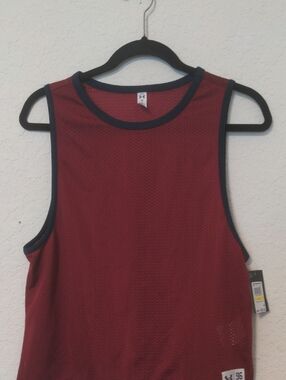 Under Armour Women's Maroon & Blue Mess Tank Top Athletic Shirt. Size M NWT